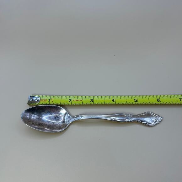 1 Tea Spoon Teaspoon Affection Silverplate Oneida Canada 6 in - Picture 2 of 8